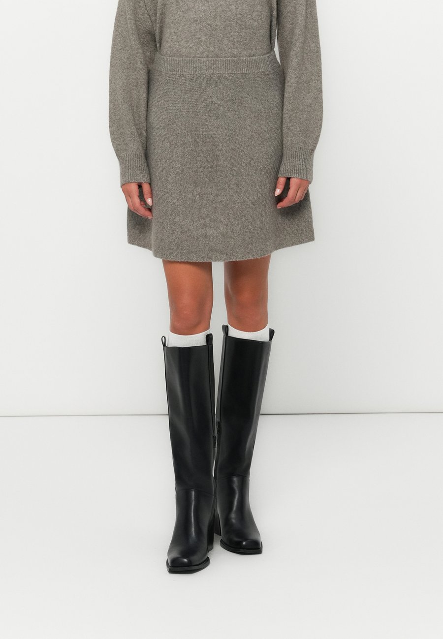 Юбка Pieces PCMALOU HW PWP BC, Morel/Brown
Юбка Pieces PCMALOU HW PWP BC, Morel/Brown