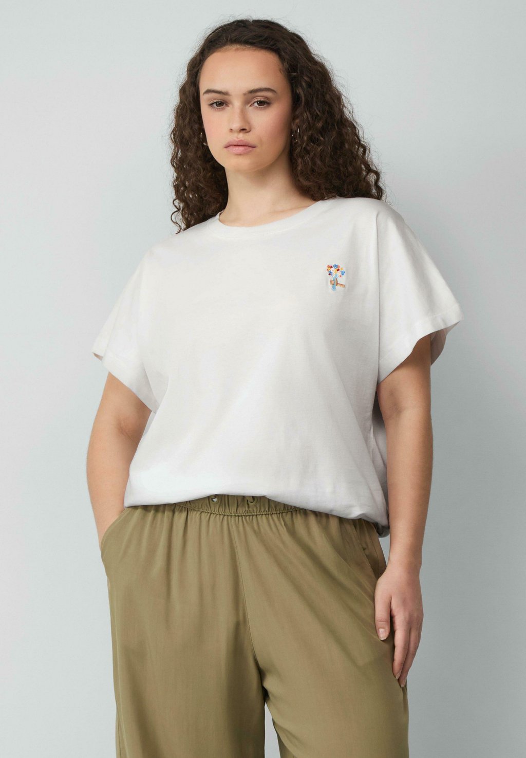 Базовая футболка QS, белый
Базовая футболка QS, белый