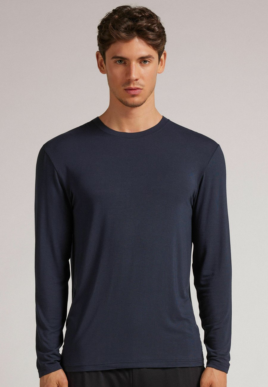 Топ IUMAN Intimissimi Uomo Long sleeved top, Blue
Топ IUMAN Intimissimi Uomo Long sleeved top, Blue