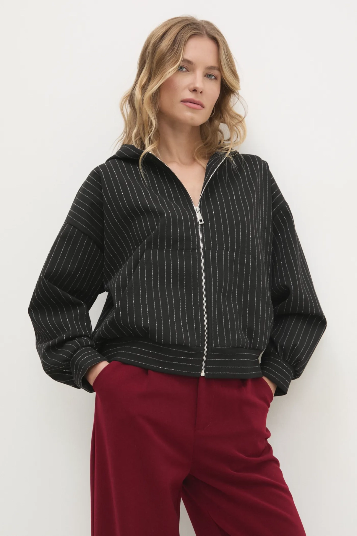 Толстовка Answear Lab, черный
Толстовка Answear Lab, черный