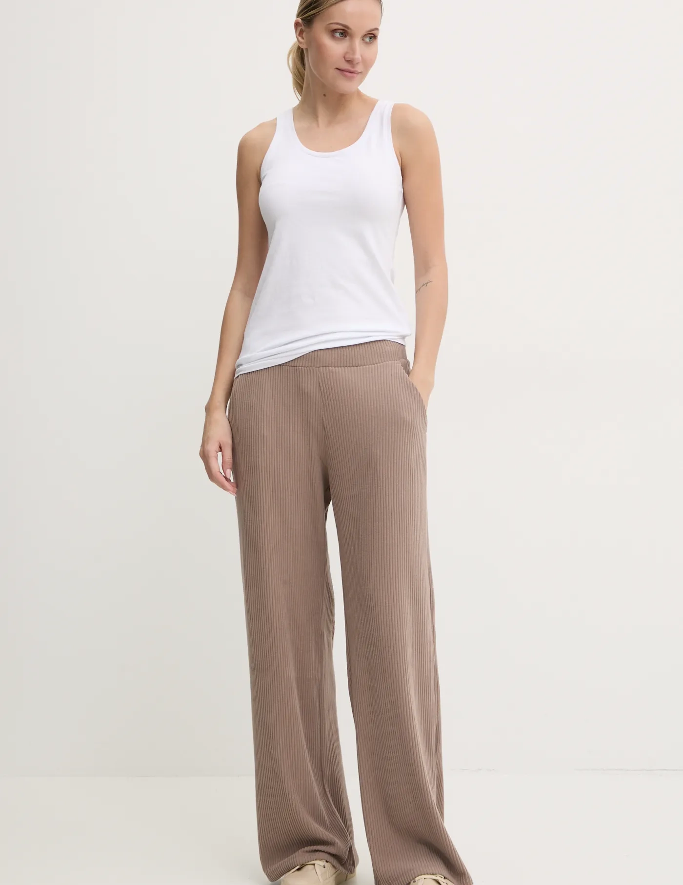 Брюки для отдыха Abercrombie & Fitch, бежевый
Брюки для отдыха Abercrombie & Fitch, бежевый