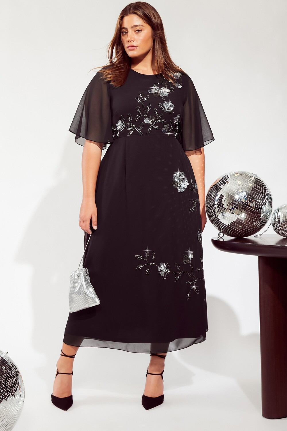 Платье миди с отделкой Curve Friends Like These, черный
Платье миди с отделкой Curve Friends Like These, черный