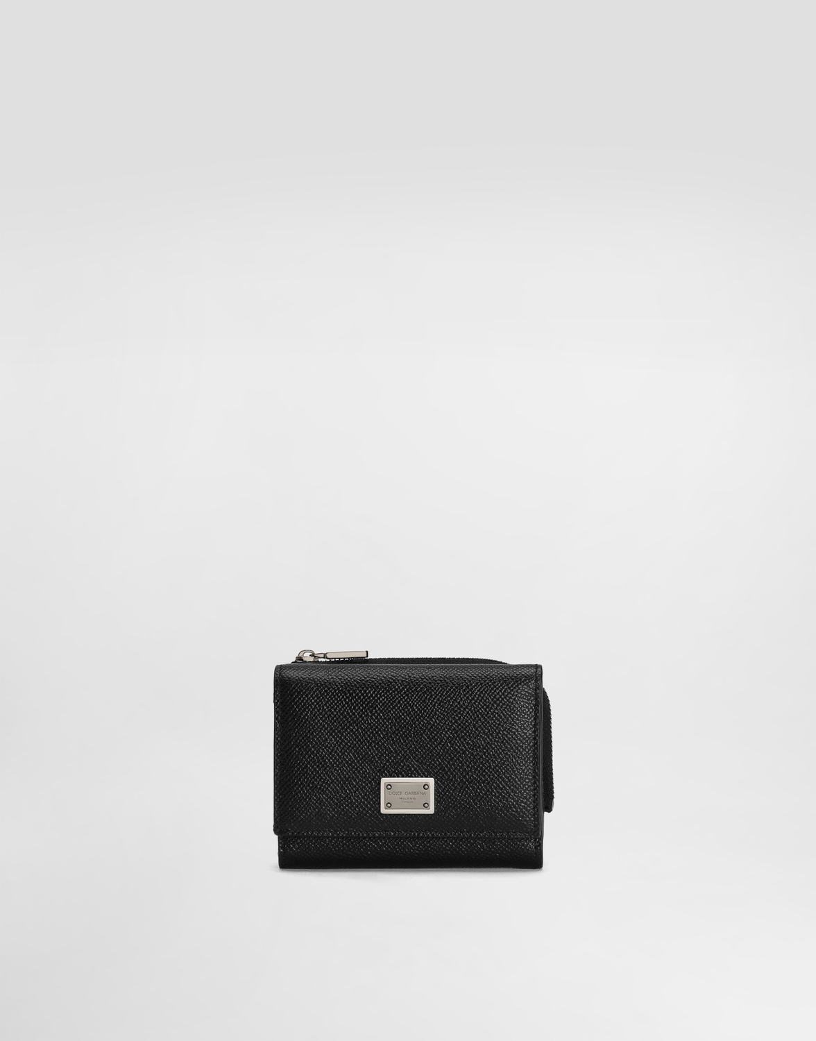 Кошелек из телячьей кожи с французским клапаном и фирменной биркой Dolce & Gabbana, черный
Кошелек из телячьей кожи с французским клапаном и фирменной биркой Dolce & Gabbana, черный