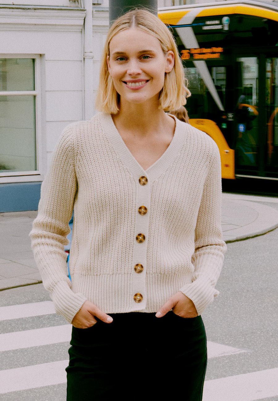 Кардиган Oxmo FRKANNA, Pumice Stone/Beige
Кардиган Oxmo FRKANNA, Pumice Stone/Beige