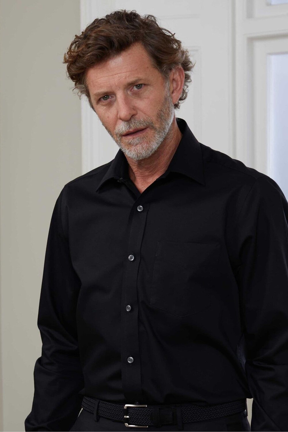 Твиловая рубашка классического кроя с одинарными манжетами деловая рубашка Savile Row Company, черный
Твиловая рубашка классического кроя с одинарными манжетами деловая рубашка Savile Row Company, черный