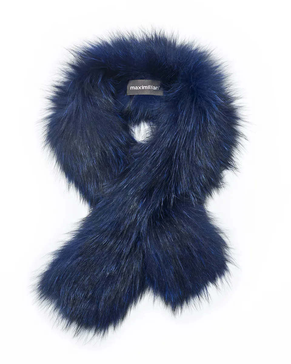 Женский шарф из лисьей шерсти синего цвета Maximilian
Женский шарф из лисьей шерсти синего цвета Maximilian