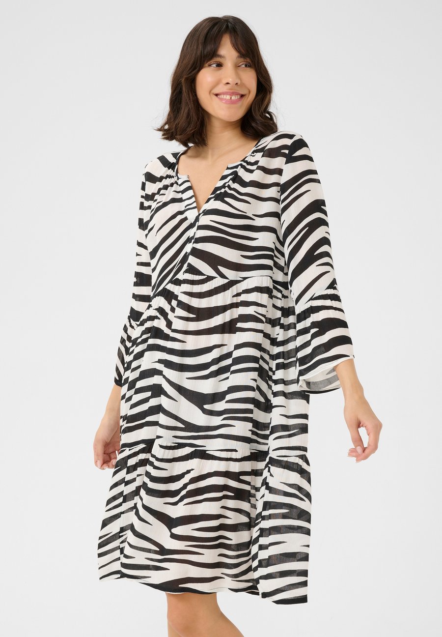 Платье Kaffe KALEA AMBER, Chalk Black Animal/White
Платье Kaffe KALEA AMBER, Chalk Black Animal/White