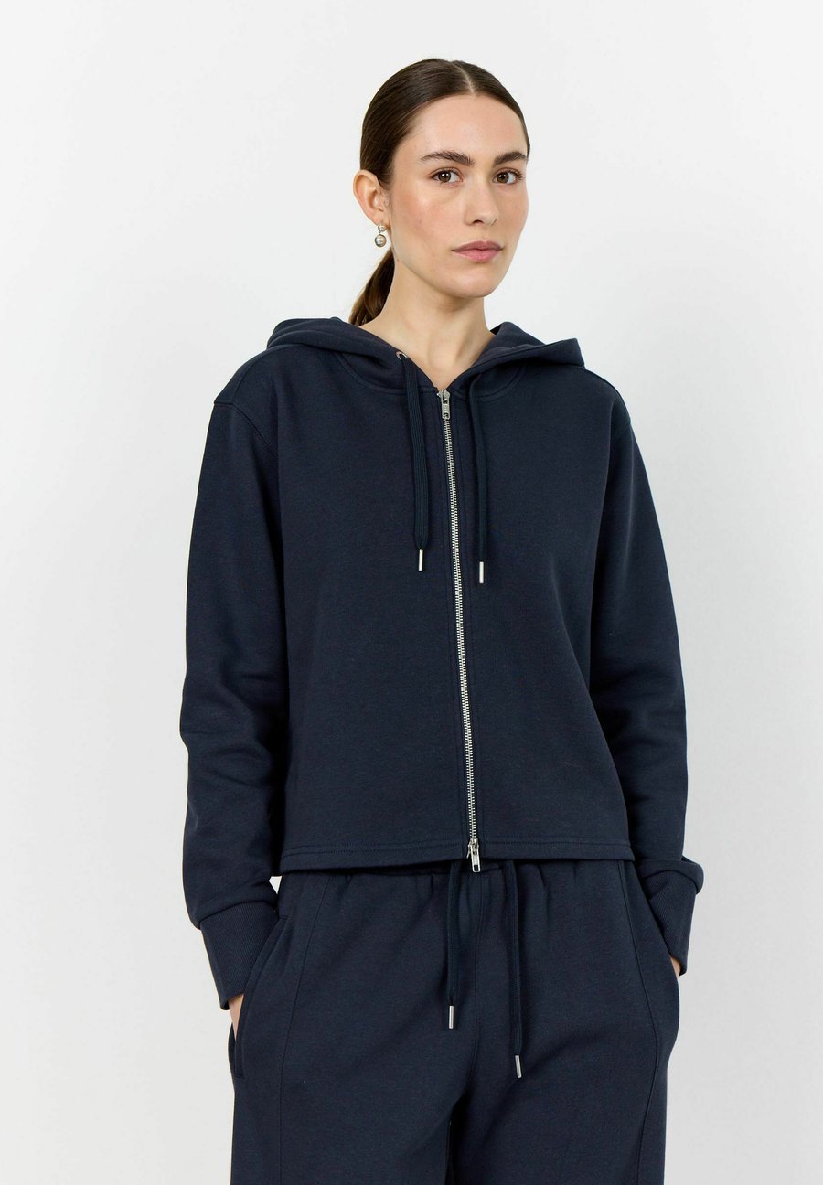 Толстовка Levete Room Zip-up sweatshirt, Dark Navy/Dark Blue
Толстовка Levete Room Zip-up sweatshirt, Dark Navy/Dark Blue