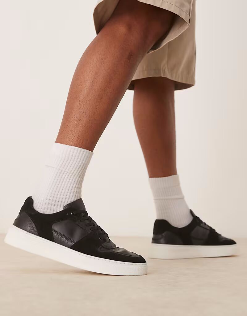 Кроссовки ASOS DESIGN на шнуровке из черной замши с белой подошвой
Кроссовки ASOS DESIGN на шнуровке из черной замши с белой подошвой