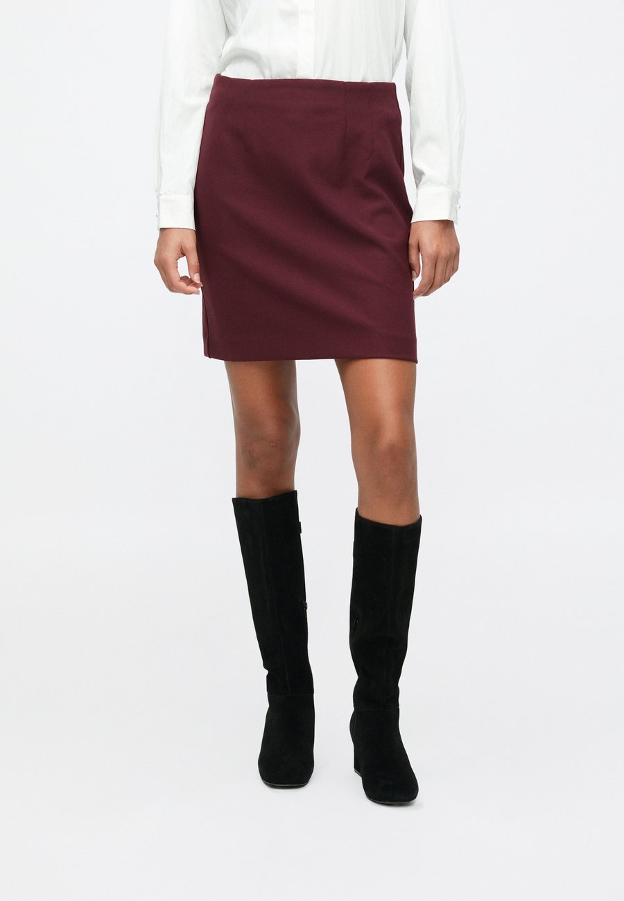 Юбка Rue de Femme OLANA SKIRT, Wine/Bordeaux
Юбка Rue de Femme OLANA SKIRT, Wine/Bordeaux