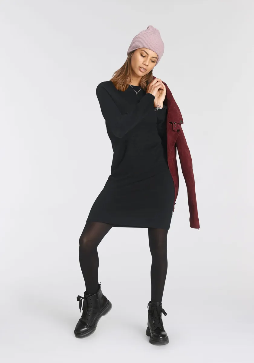 Трикотажное платье Tamaris, облегающее фигуру, черный
Трикотажное платье Tamaris, облегающее фигуру, черный