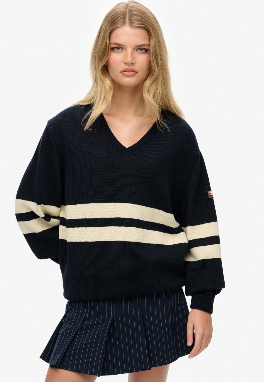 Джемпер Superdry & Co STRIPED V-NECK , Deep Navy/Dark Blue
Джемпер Superdry & Co STRIPED V-NECK , Deep Navy/Dark Blue