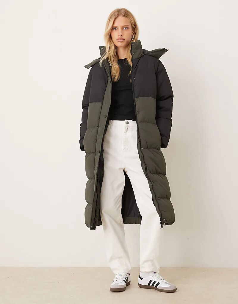 Длинная стеганая куртка Brave Soul Colourblock с капюшоном цвета хаки
Длинная стеганая куртка Brave Soul Colourblock с капюшоном цвета хаки