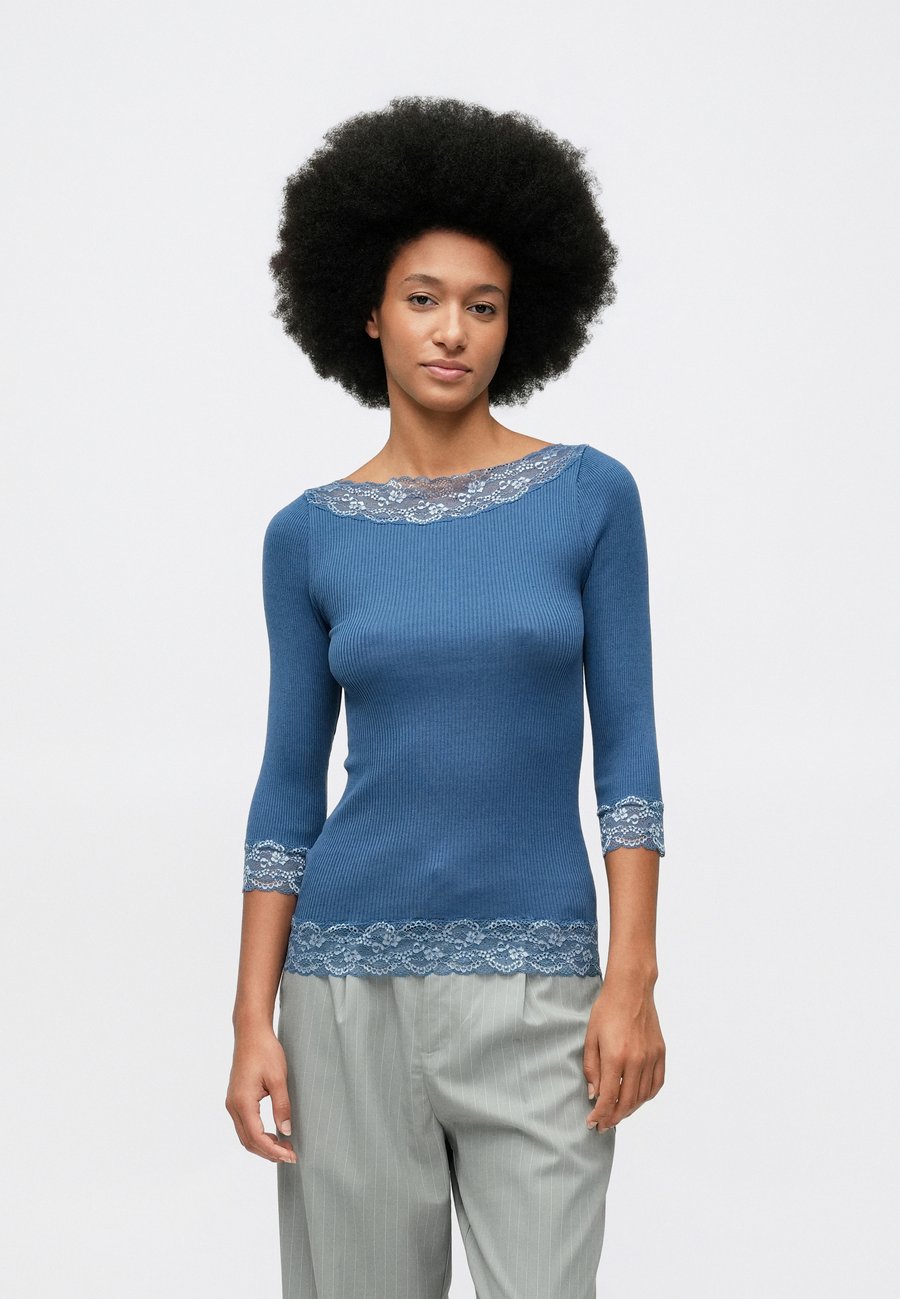 Топ Rosemunde BEATHA BOAT NECK , Ensign Blue/Dark Blue
Топ Rosemunde BEATHA BOAT NECK , Ensign Blue/Dark Blue