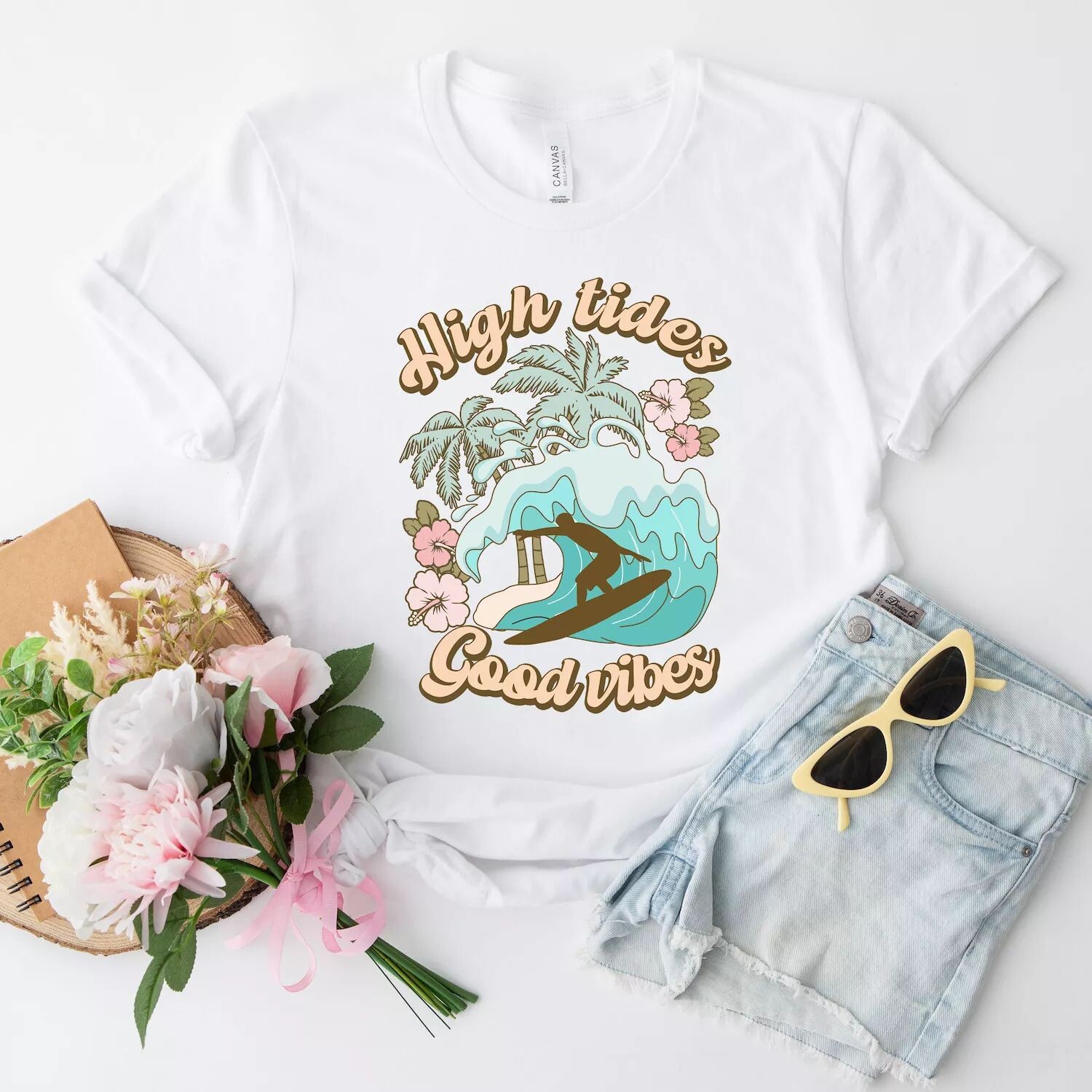 Футболка с короткими рукавами и рисунком High Tides and Good Vibes Wave Simply Sage Market
Футболка с короткими рукавами и рисунком High Tides and Good Vibes Wave Simply Sage Market