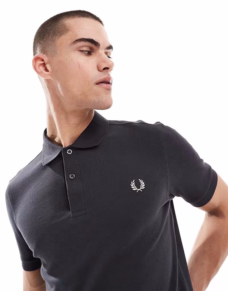 Рубашка-поло Fred Perry серого цвета
Рубашка-поло Fred Perry серого цвета