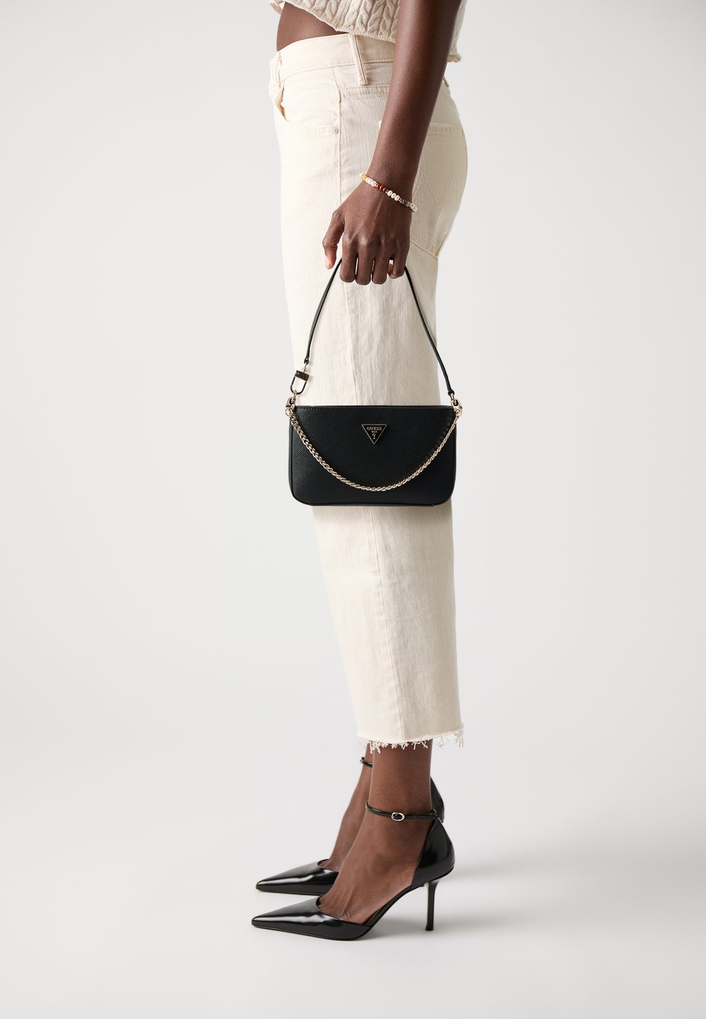 Сумка NOELLE MINI BAG Guess, черный
Сумка NOELLE MINI BAG Guess, черный