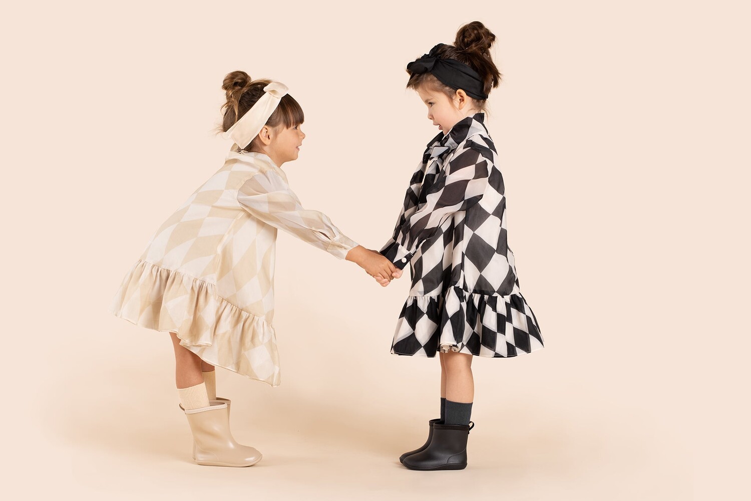 Платье для особого случая для девочек с бантом Omamimini, бежевый
Платье для особого случая для девочек с бантом Omamimini, бежевый