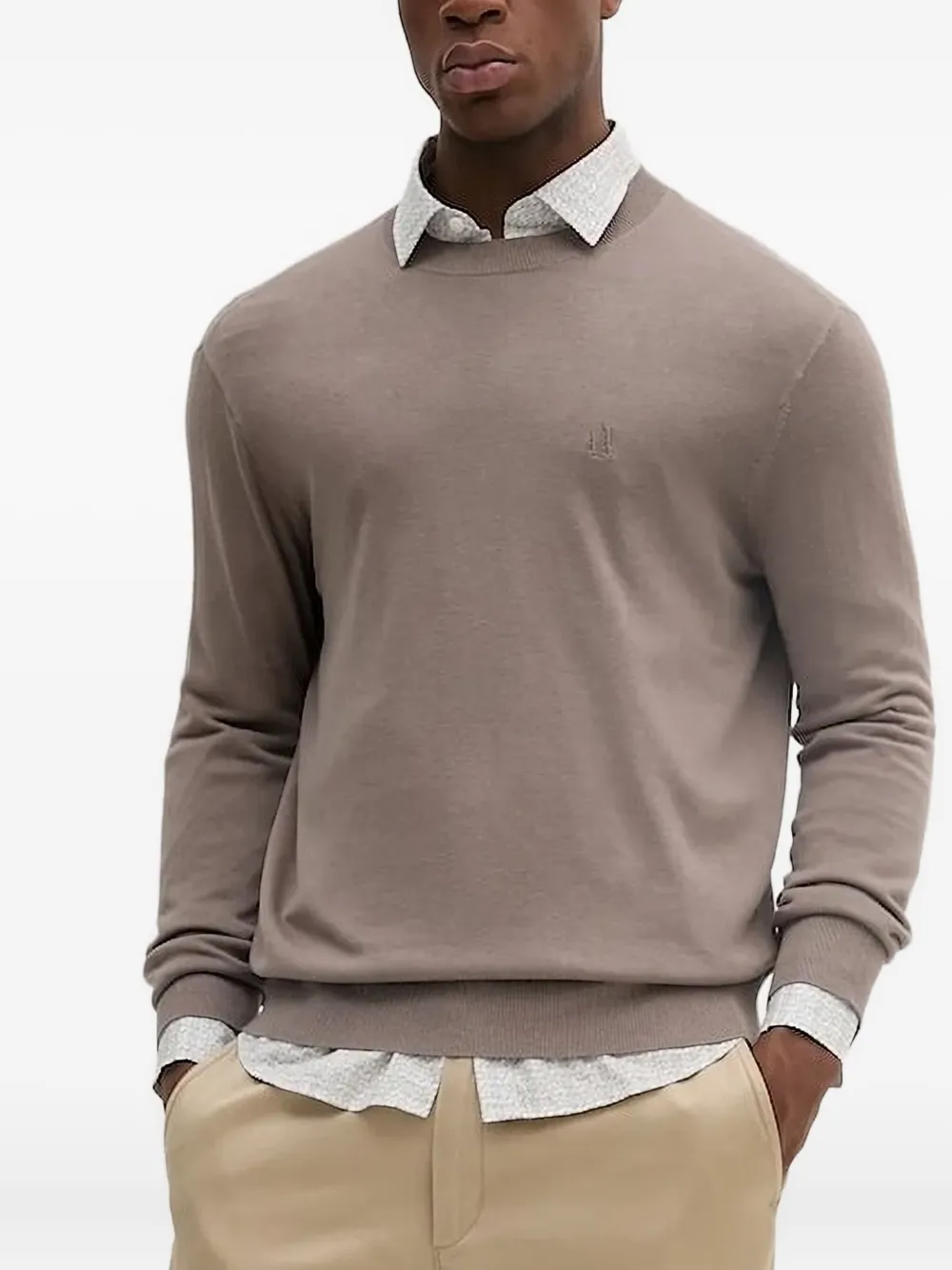 Свитер с круглым вырезом и вышитым логотипом Armani Exchange, нейтральный
Свитер с круглым вырезом и вышитым логотипом Armani Exchange, нейтральный