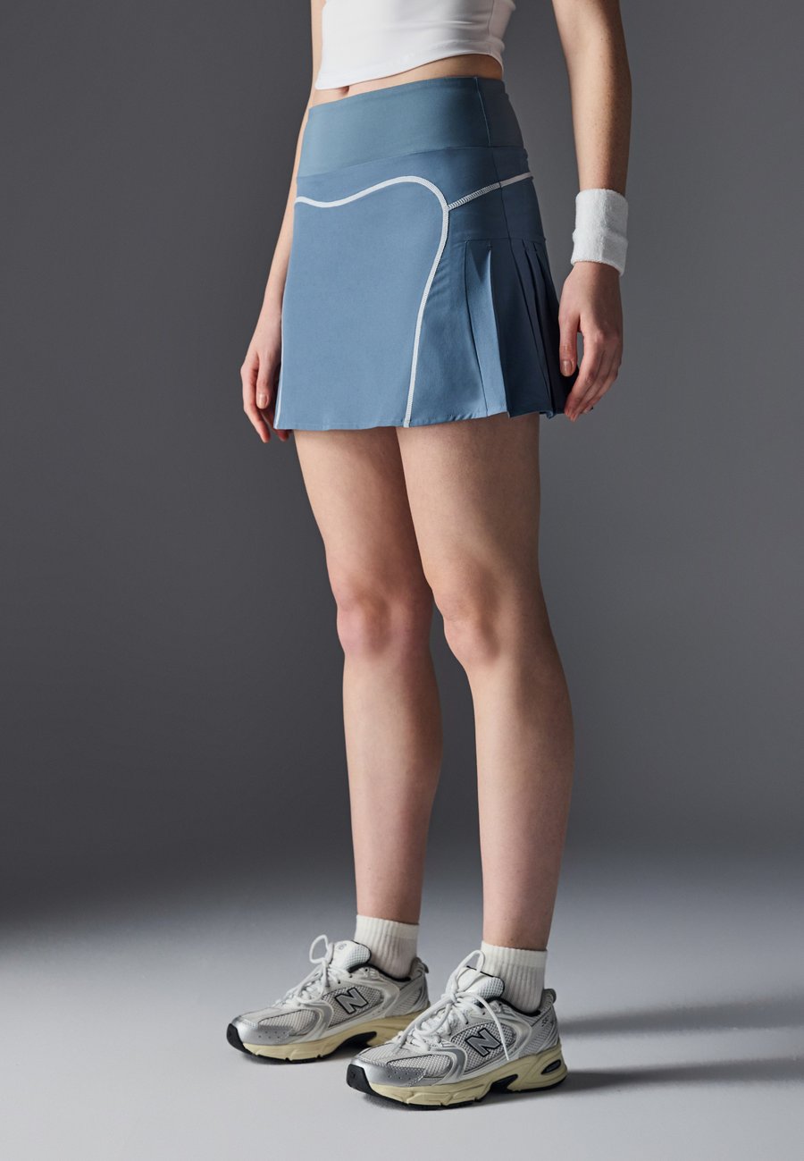 Юбка Even&Odd active Pleated skirt, Navy Grey/Dark Blue
Юбка Even&Odd active Pleated skirt, Navy Grey/Dark Blue