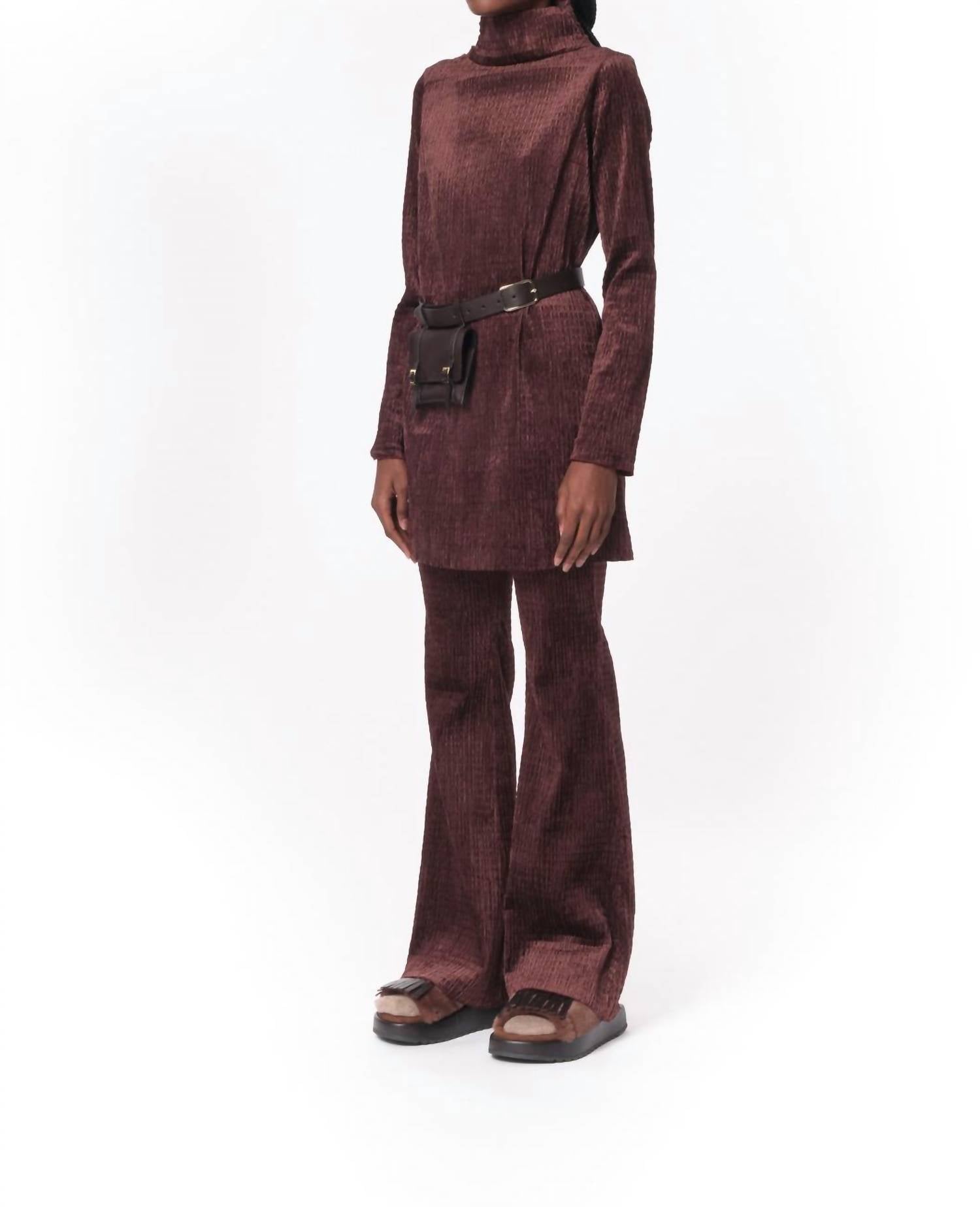 Платье Nucleo в бордовом цвете Tela
Платье Nucleo в бордовом цвете Tela