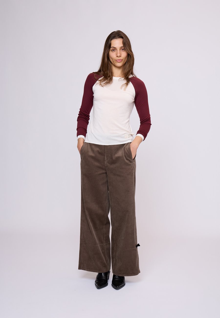 Топ Odd Molly GAMZE, Rhubarb/Red
Топ Odd Molly GAMZE, Rhubarb/Red