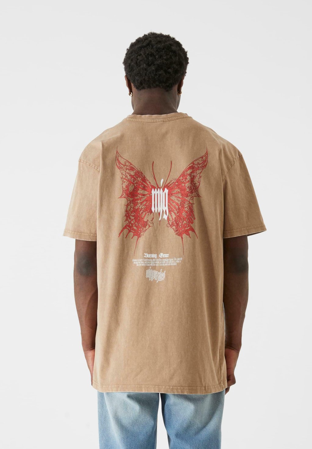 Футболка с принтом MJ Gonzales, бежевый 
Футболка с принтом MJ Gonzales, бежевый