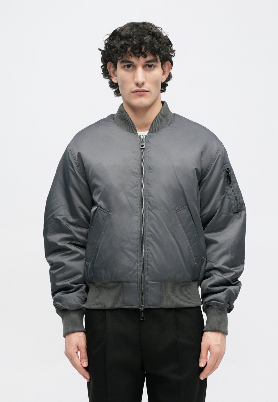 Куртка OFFICINE GENERALE JAVIER , Anthracite
Куртка OFFICINE GENERALE JAVIER , Anthracite