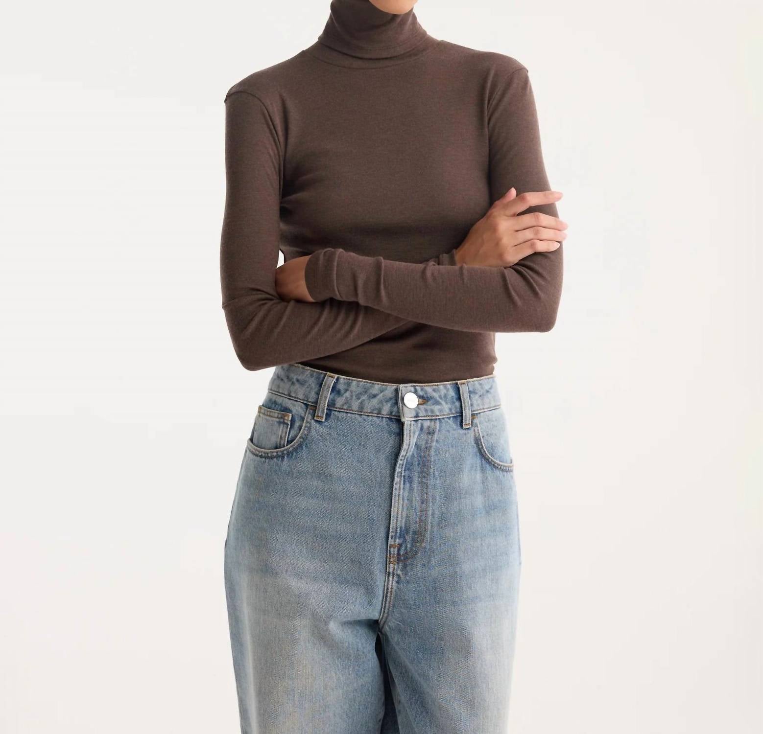 ROHE Водолазка из тонкой мериносовой шерсти, коричневая меланжевая расцветка
ROHE Водолазка из тонкой мериносовой шерсти, коричневая меланжевая расцветка