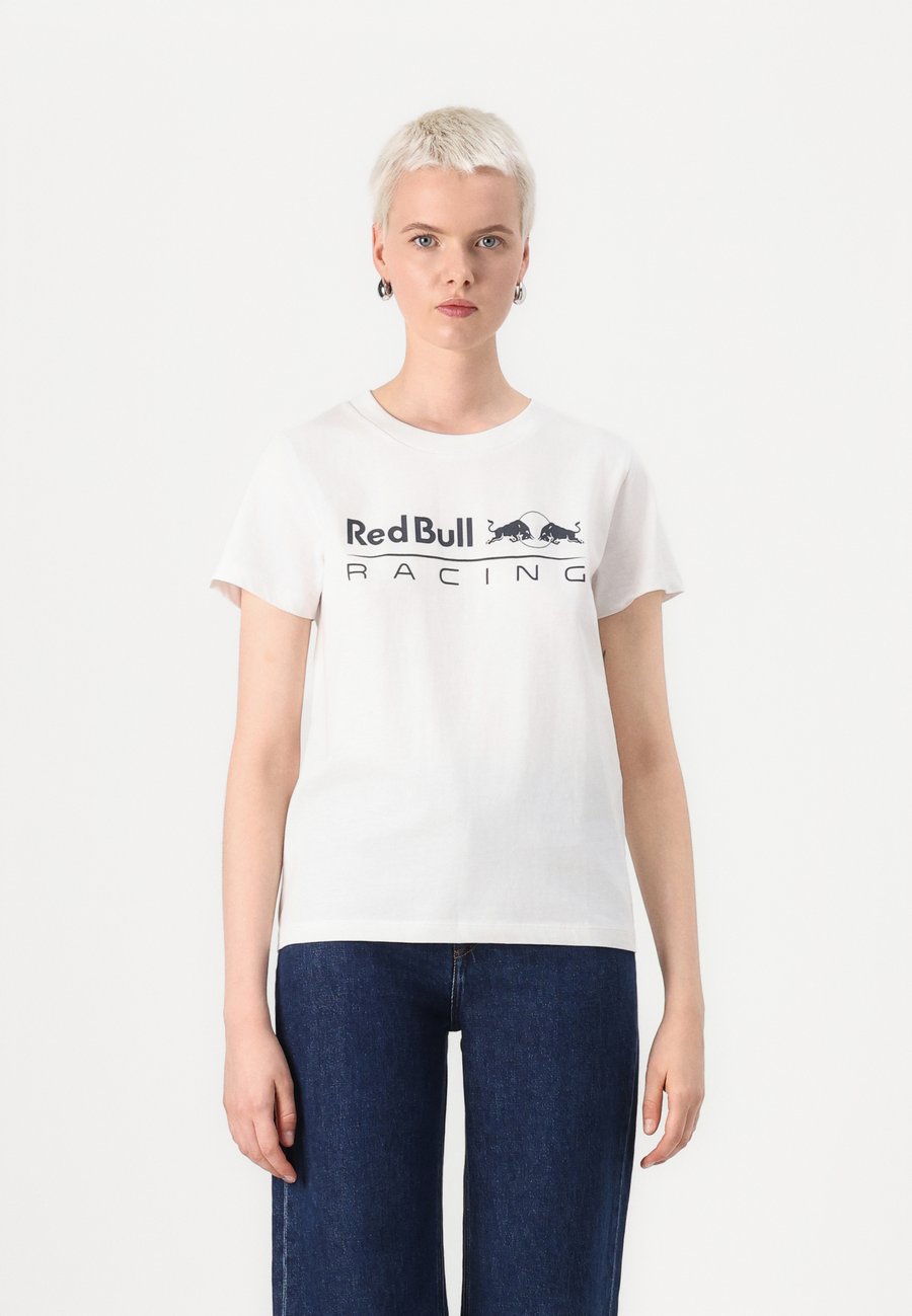 Футболка Red Bull Racing x Pepe Jeans TEAM LOGO TEE, Mousse/Off-White, Белый, Футболка Red Bull Racing x Pepe Jeans TEAM LOGO TEE, Mousse/Off-White
Футболка Red Bull Racing x Pepe Jeans TEAM LOGO TEE, Mousse/Off-White, Белый, Футболка Red Bull Racing x Pepe Jeans TEAM LOGO TEE, Mousse/Off-White