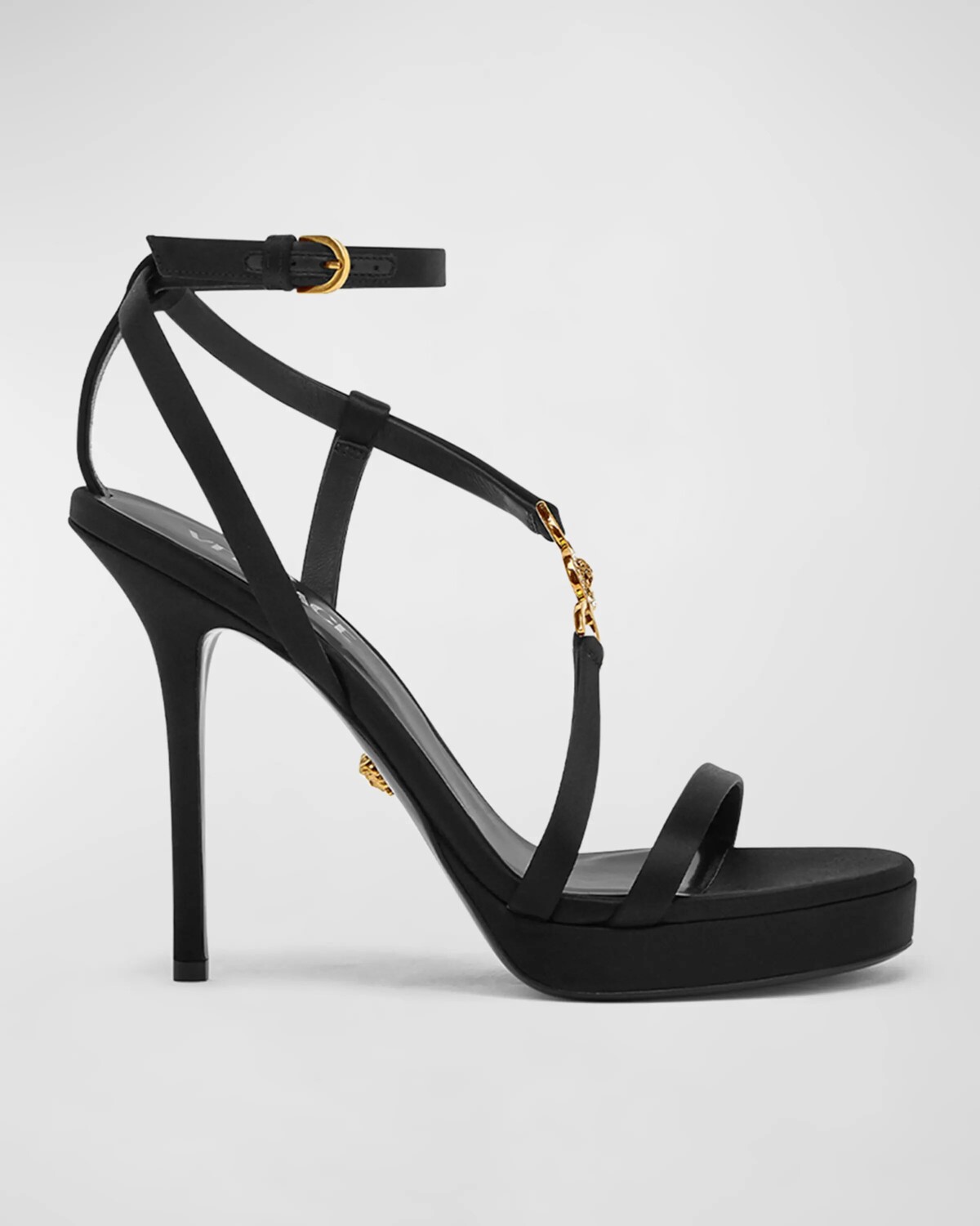 Атласные босоножки на платформе с ремешками Medusa, цвет Black-Versace Gold
Атласные босоножки на платформе с ремешками Medusa, цвет Black-Versace Gold