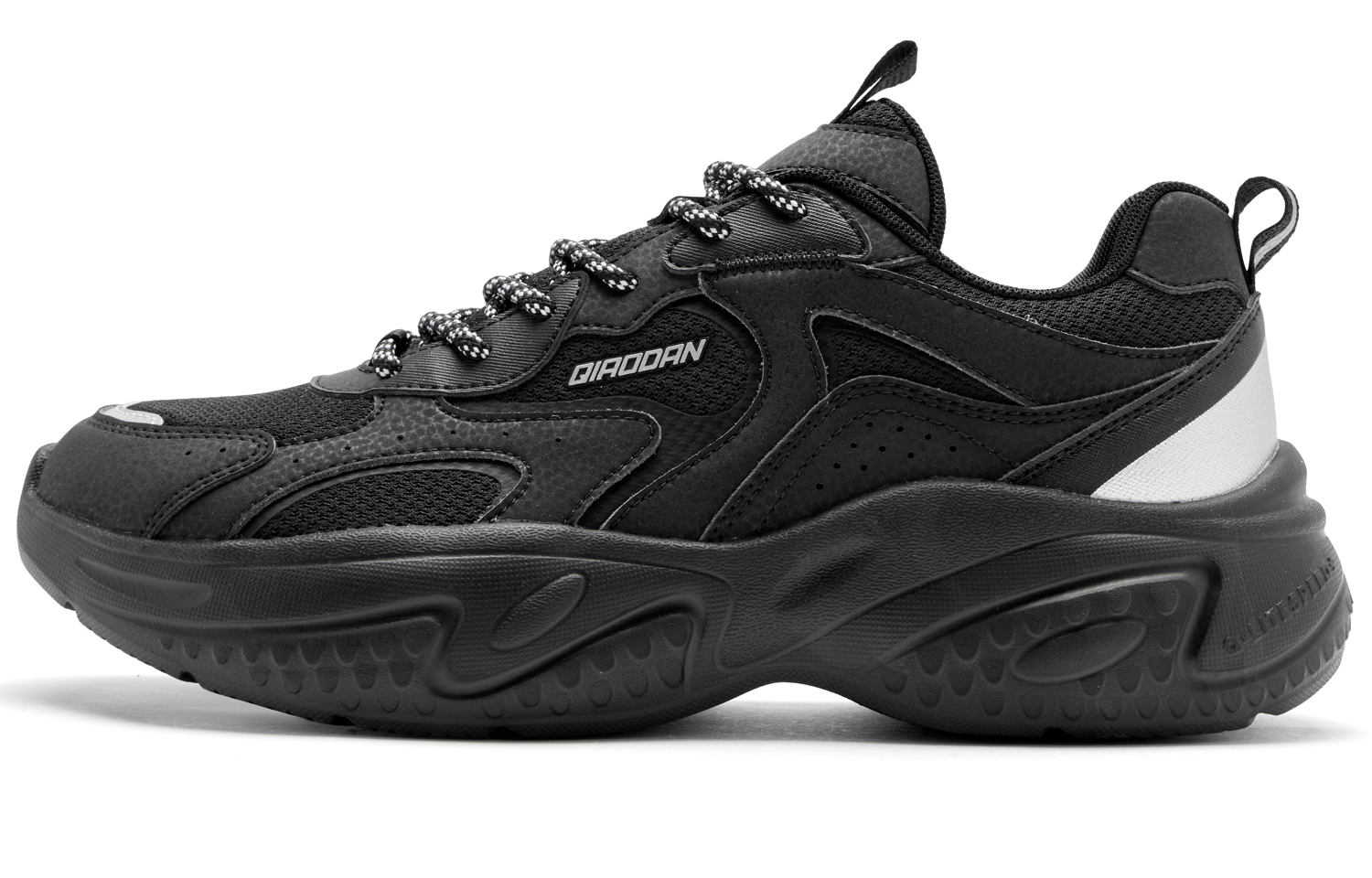 QIAODAN Низкие повседневные туфли с увеличенной высотой отскока, устойчивые к истиранию и скольжению, мужские, черные, серебристые
QIAODAN Низкие повседневные туфли с увеличенной высотой отскока, устойчивые к истиранию и скольжению, мужские, черные, серебристые