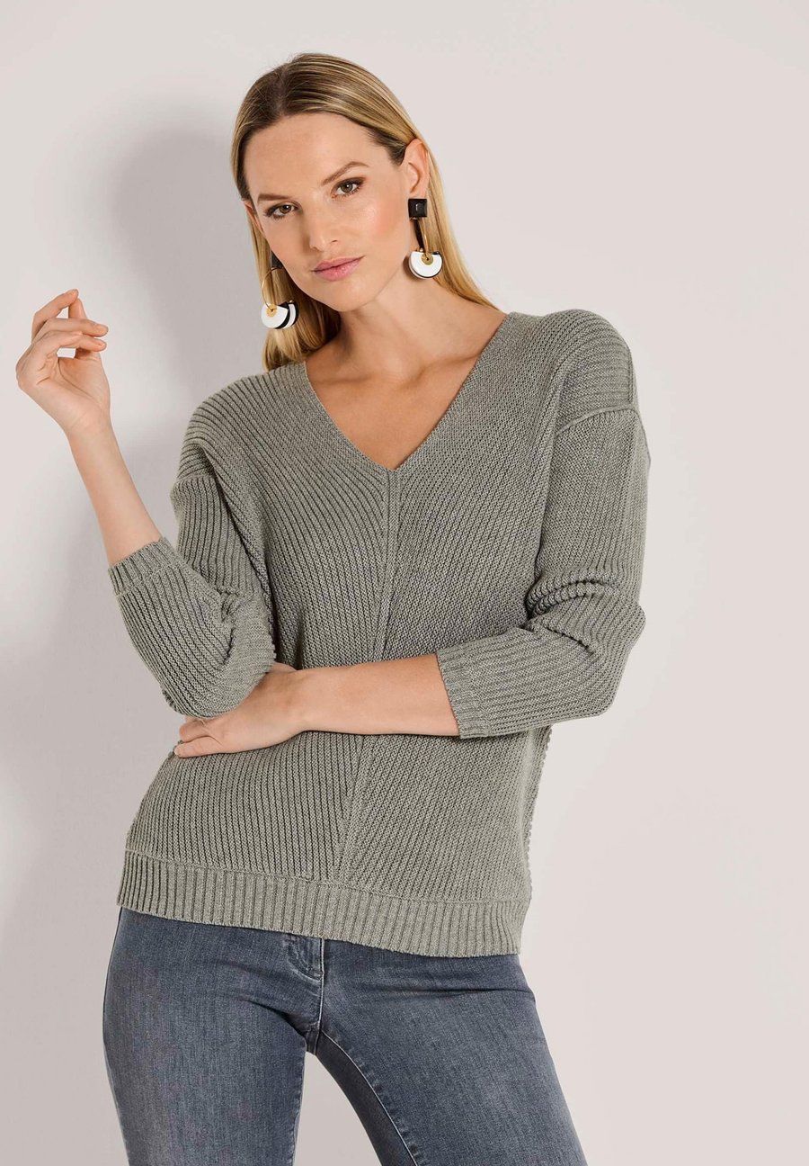 Джемпер MADELEINE Jumper, Graphite Melange/Light Grey
Джемпер MADELEINE Jumper, Graphite Melange/Light Grey