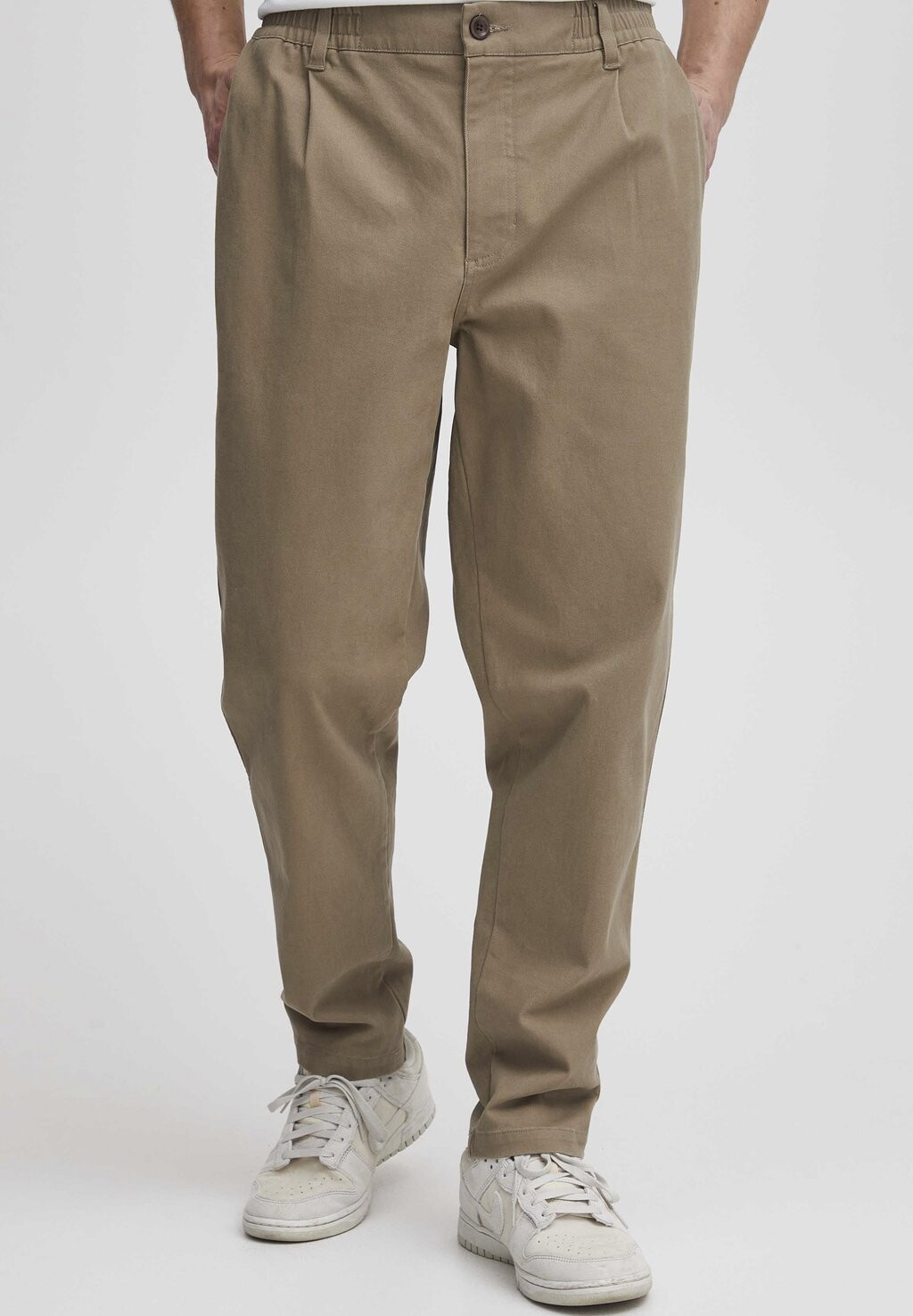 Брюки SDGIOELE DYLAN Solid, цвет tree house
Брюки SDGIOELE DYLAN Solid, цвет tree house