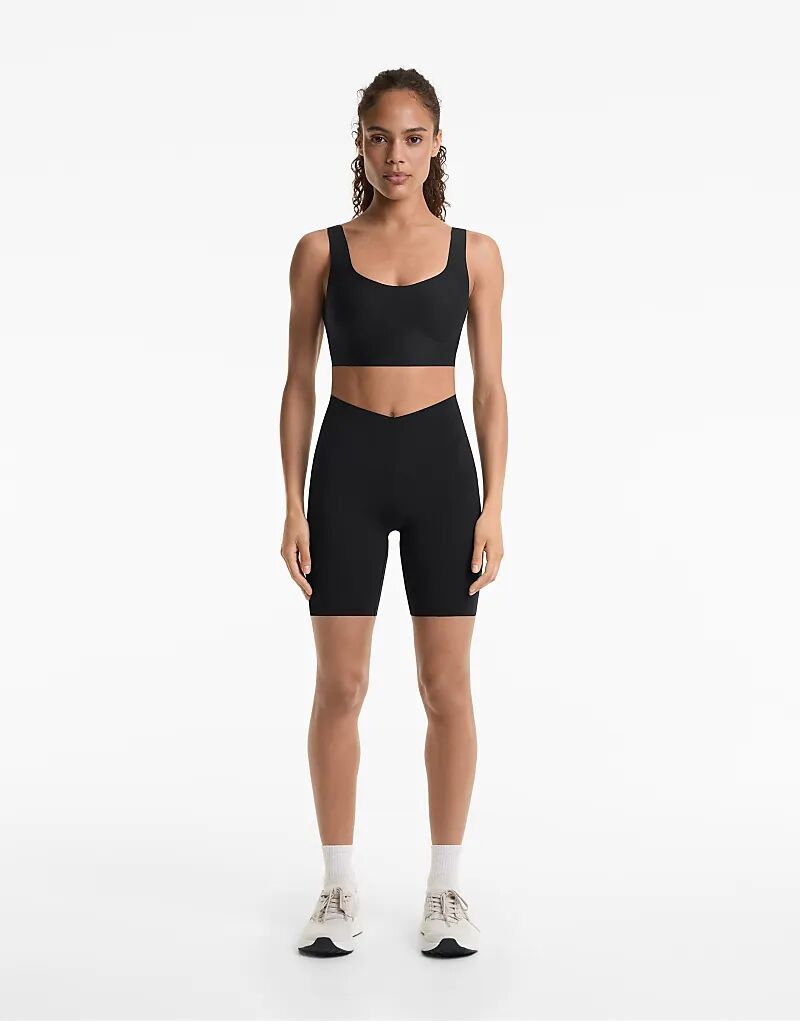 Леггинсы OYSHO V-образного выреза с высокой посадкой, облегающие, 20 см, черного цвета
Леггинсы OYSHO V-образного выреза с высокой посадкой, облегающие, 20 см, черного цвета