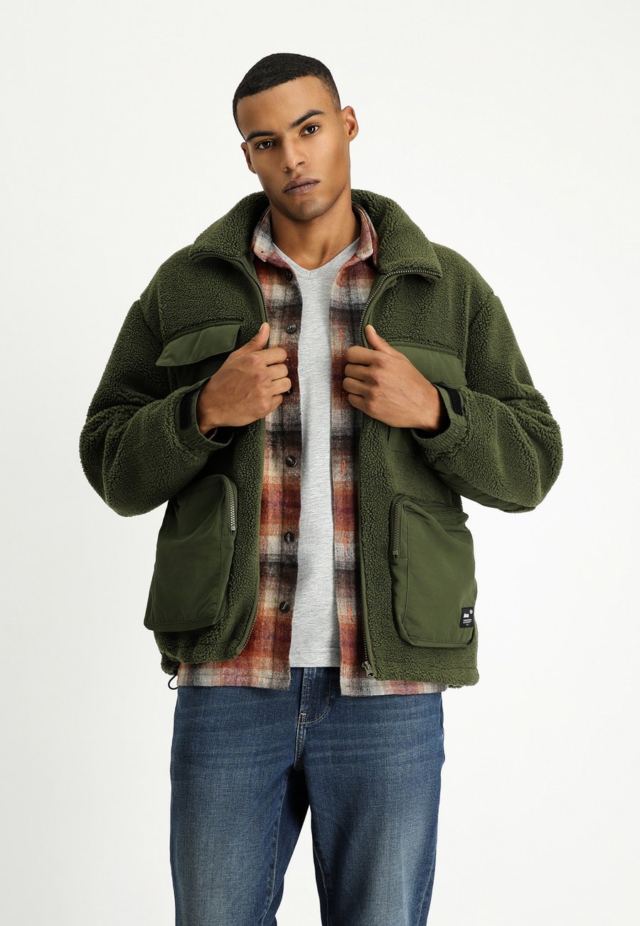 Флисовая куртка Kigili REGULAR FIT , Medium Khaki/Khaki
Флисовая куртка Kigili REGULAR FIT , Medium Khaki/Khaki