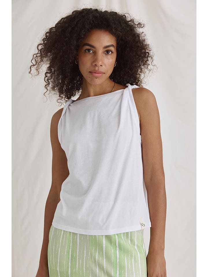 Cotton Candy Топ "Набила" белого цвета
Cotton Candy Топ "Набила" белого цвета