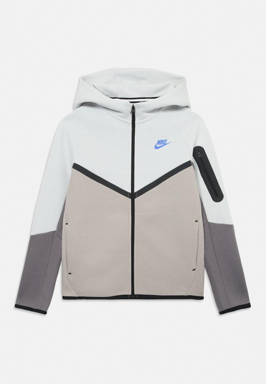 Толстовка Nike Sportswear UNISEX, Photon Dust/College Grey/Pencil Point/Sapphire/Grey
Толстовка Nike Sportswear UNISEX, Photon Dust/College Grey/Pencil Point/Sapphire/Grey