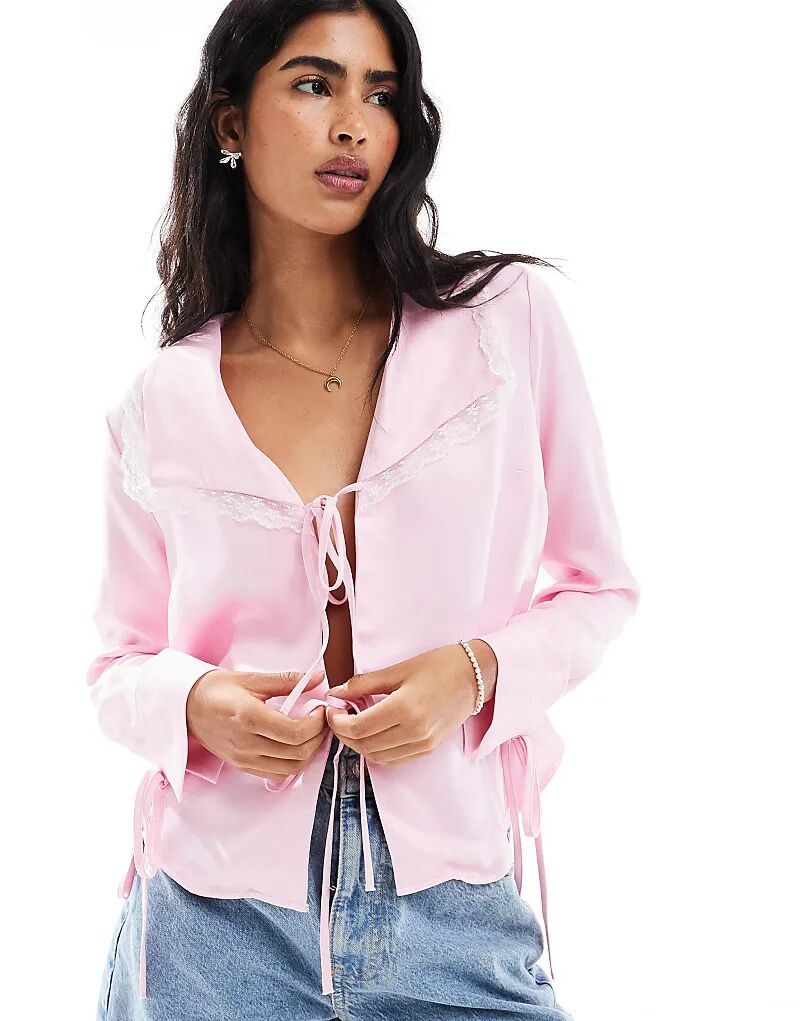 Рубашка Miss Selfridge с атласным воротником и завязкой спереди, розового цвета
Рубашка Miss Selfridge с атласным воротником и завязкой спереди, розового цвета