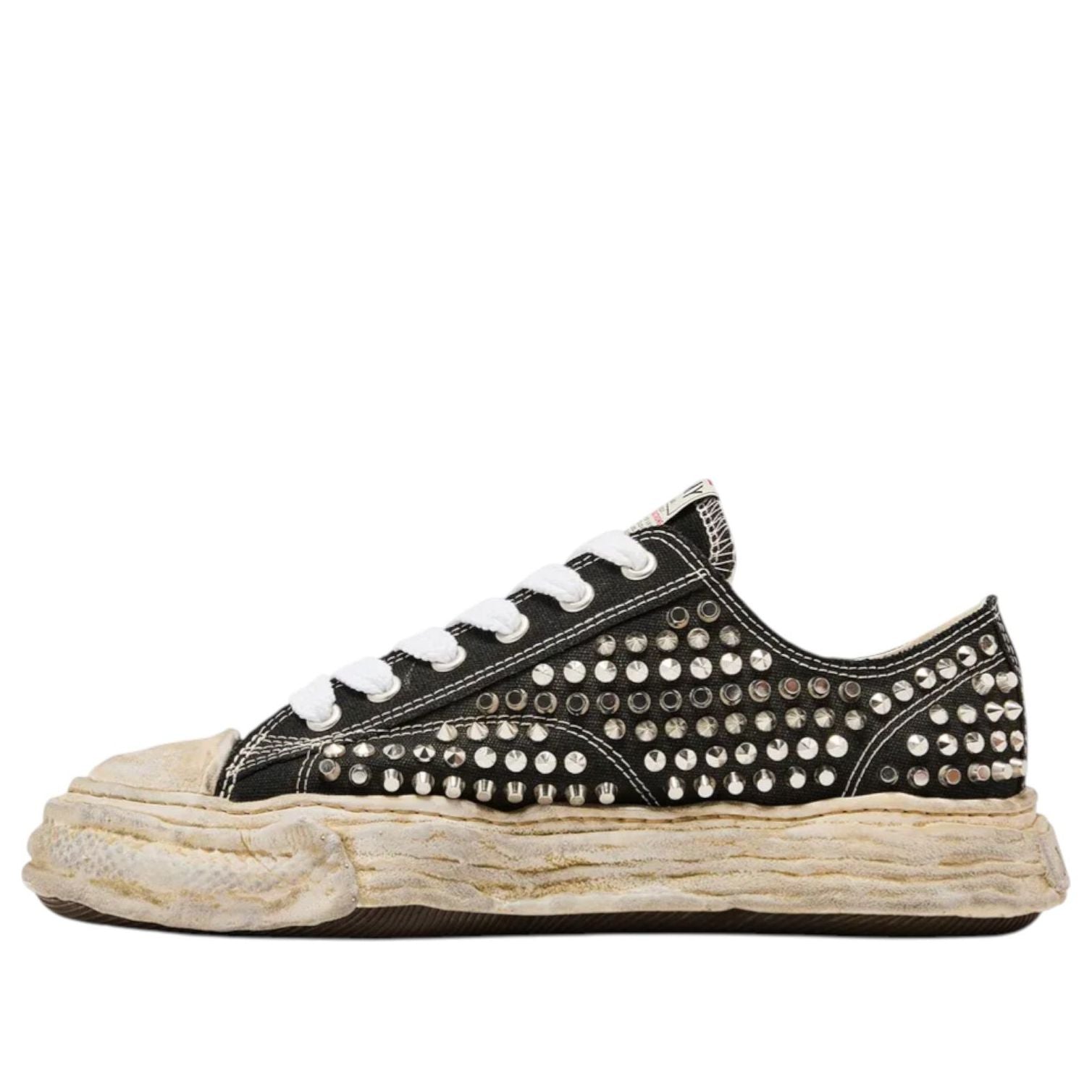 Maison Mihara Yasuhiro Peterson 23 OG Sole Studded Canvas Low 'Black'
Maison Mihara Yasuhiro Peterson 23 OG Sole Studded Canvas Low 'Black'