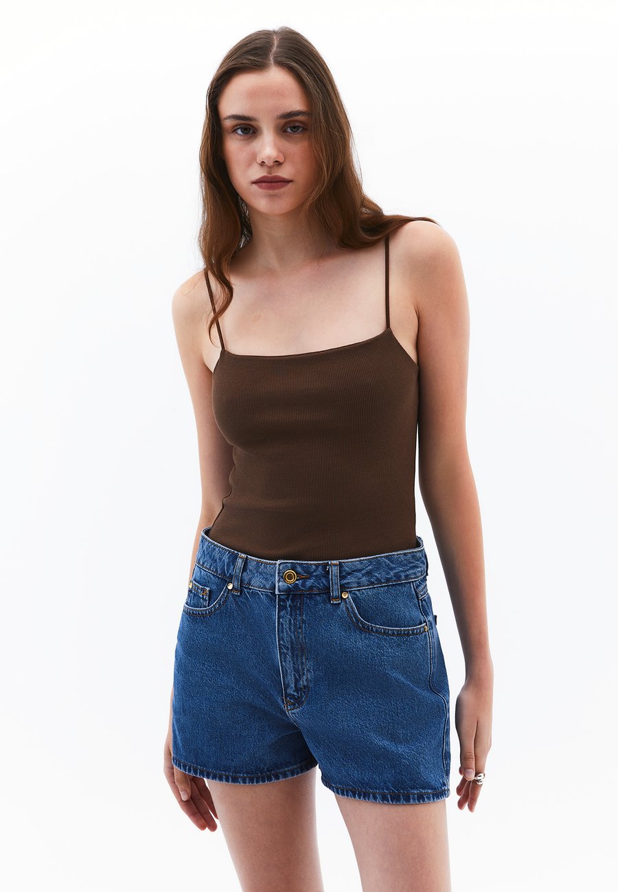 Топ OXXO MIT FEINEN TRÄGERN, Carafe/Mottled Brown
Топ OXXO MIT FEINEN TRÄGERN, Carafe/Mottled Brown