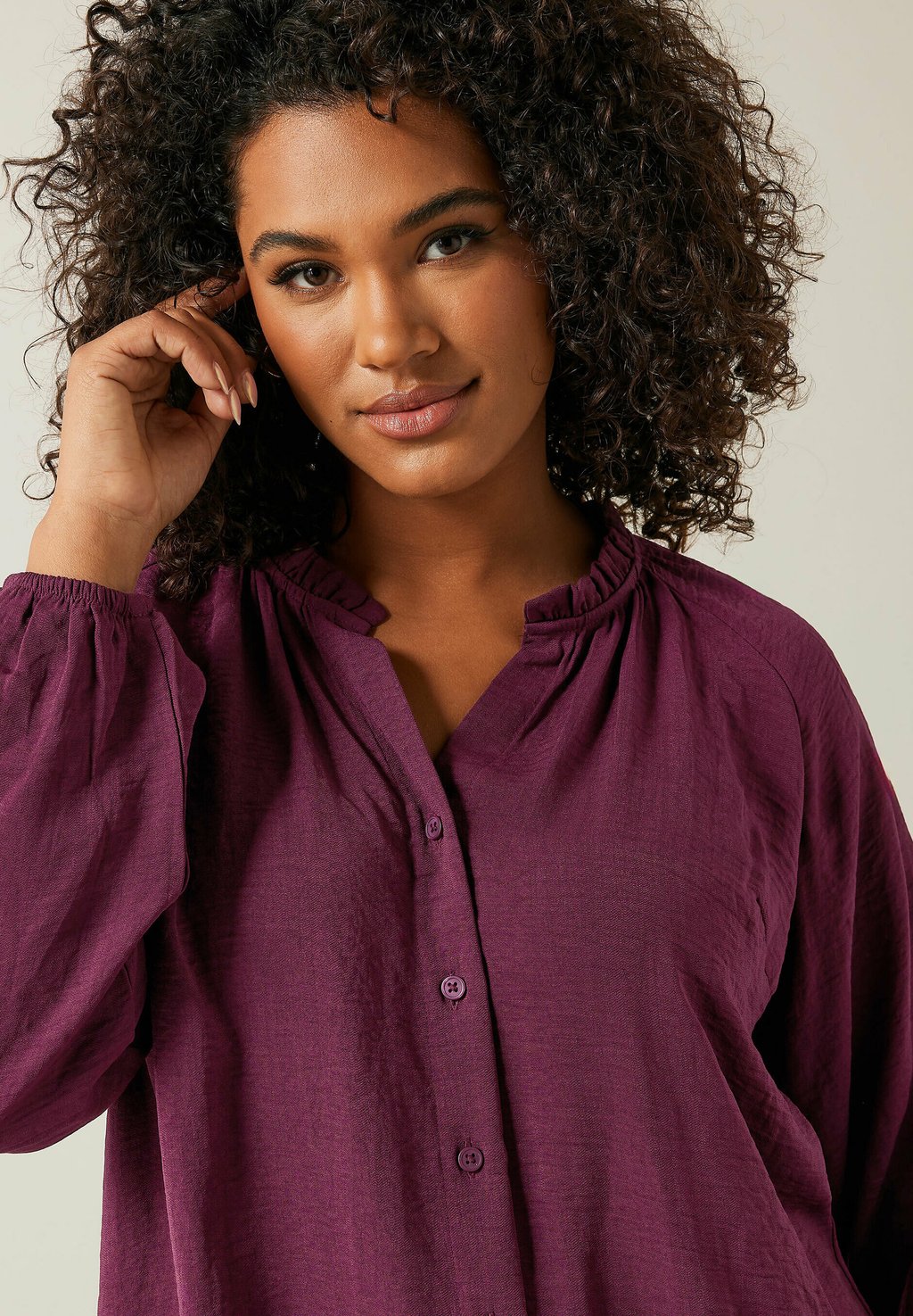 Блуза FRILL NECK Evans, темно-фиолетовый
Блуза FRILL NECK Evans, темно-фиолетовый