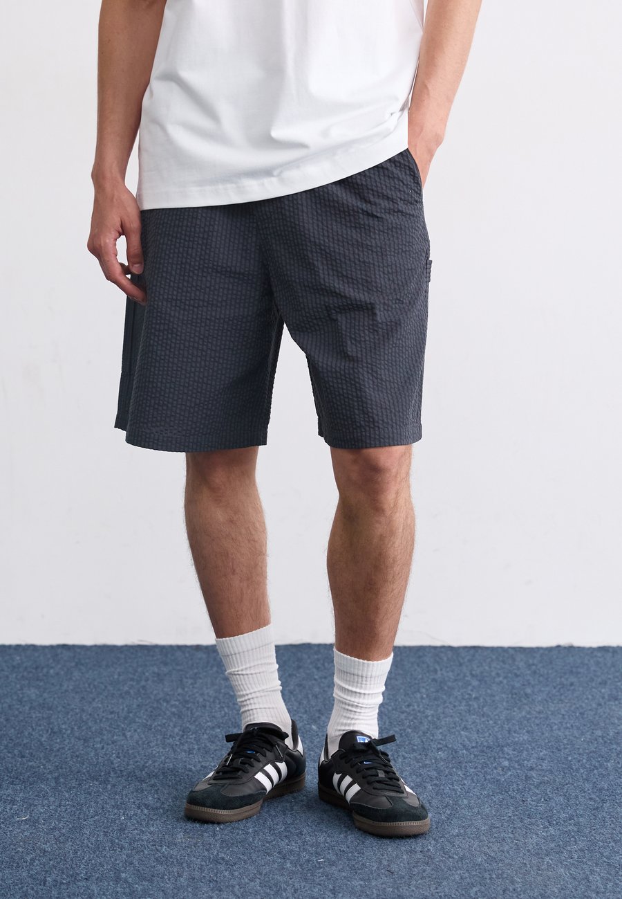 Шорты Carhartt WIP TOLAND, Black
Шорты Carhartt WIP TOLAND, Black