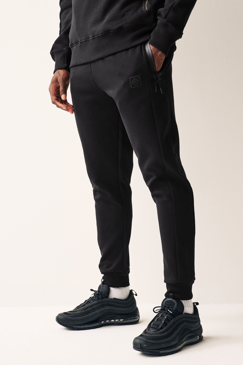 Спортивные брюки для бега Next, черный
Спортивные брюки для бега Next, черный