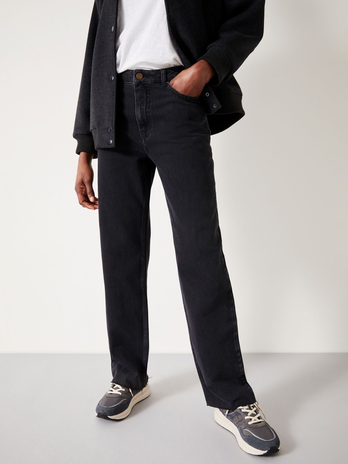 Прямые джинсы с напуском Remy HUSH, мытый черный
Прямые джинсы с напуском Remy HUSH, мытый черный