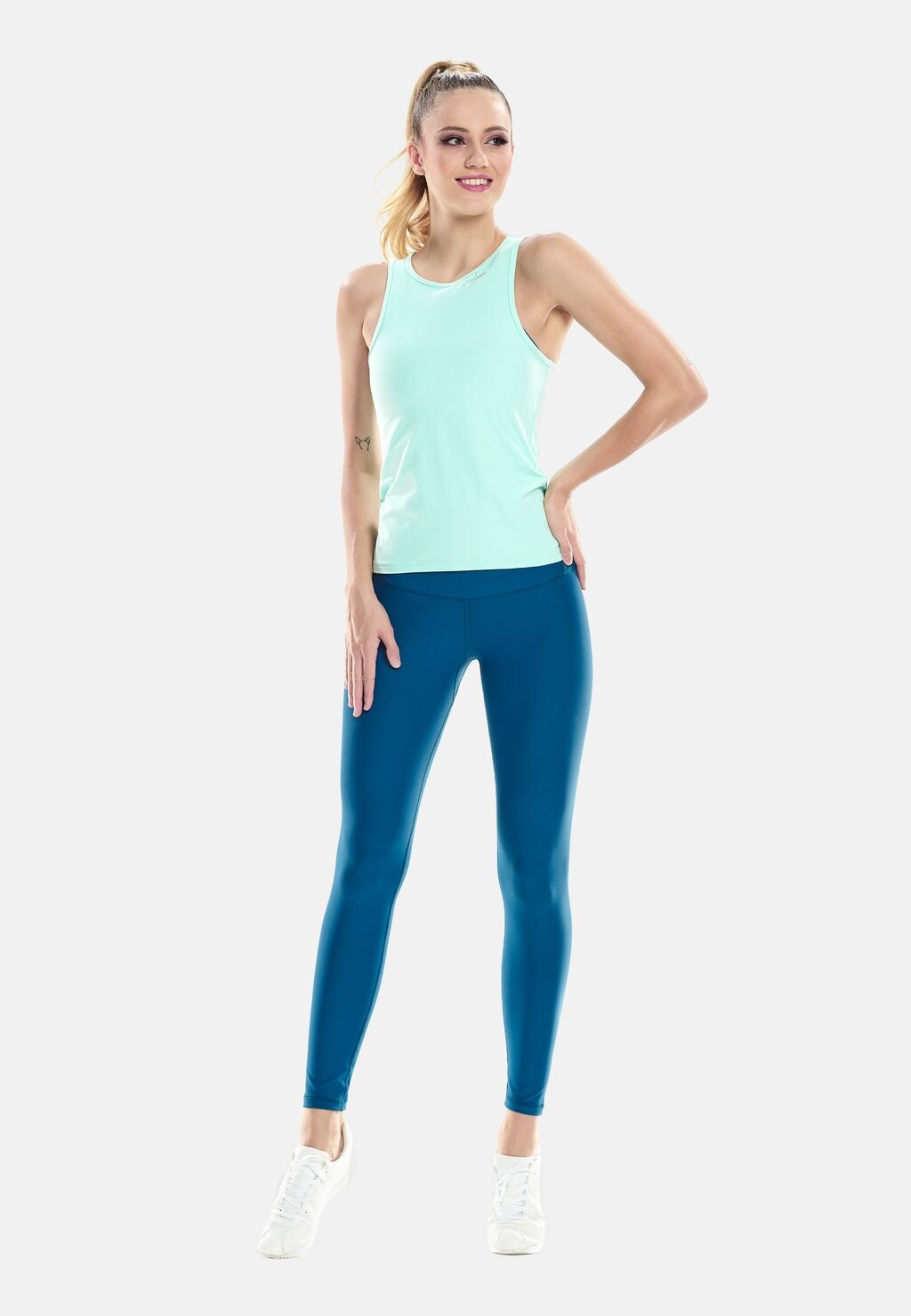 Топ FUNCTIONAL SOFT AND LIGHT Winshape, цвет delicate mint
Топ FUNCTIONAL SOFT AND LIGHT Winshape, цвет delicate mint