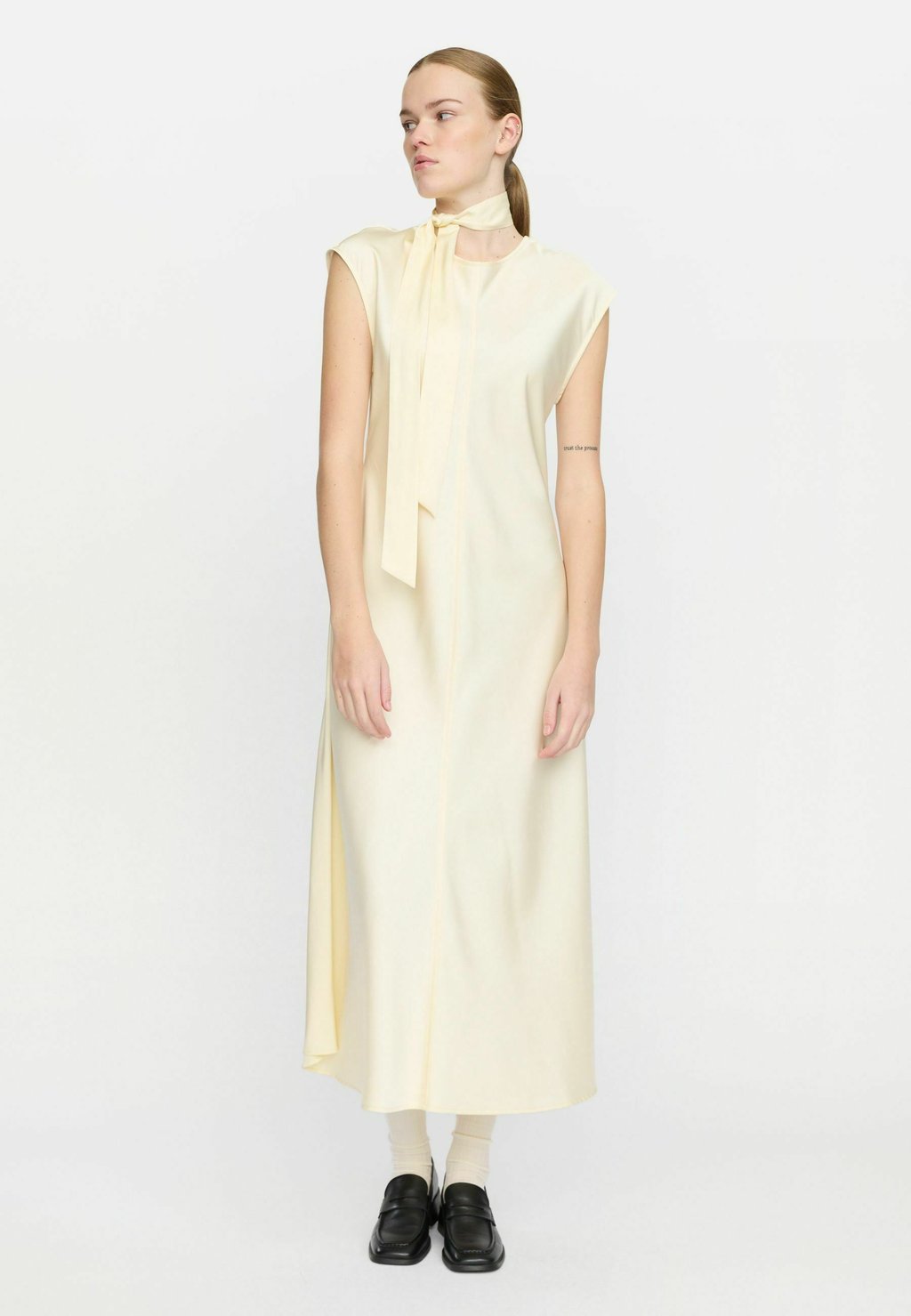 Повседневное платье SRLEIA Soft Rebels, светло-желтый
Повседневное платье SRLEIA Soft Rebels, светло-желтый