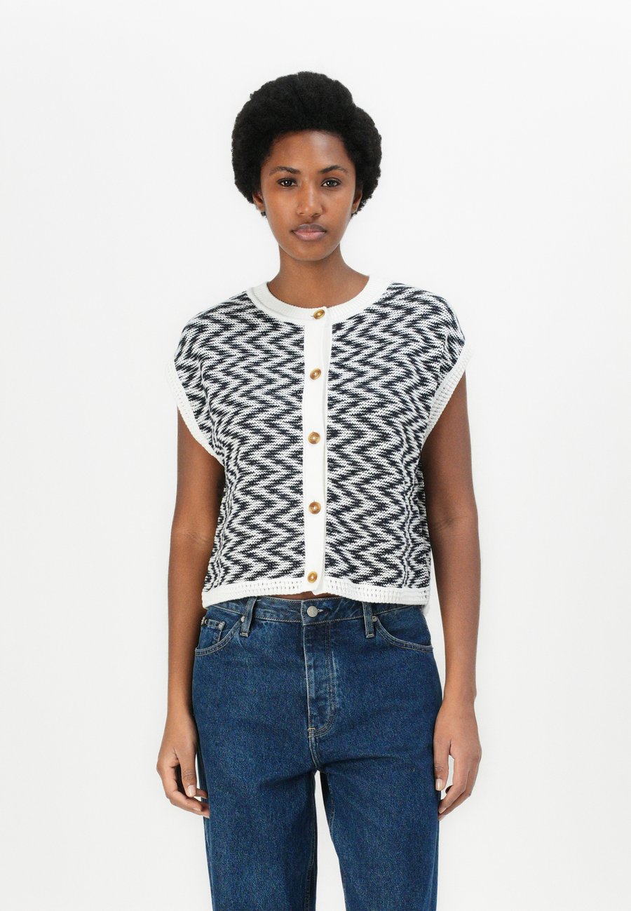 Кардиган Barbour OLIVIA BUTTON THROUGH VEST, Cloud/Navy/White
Кардиган Barbour OLIVIA BUTTON THROUGH VEST, Cloud/Navy/White