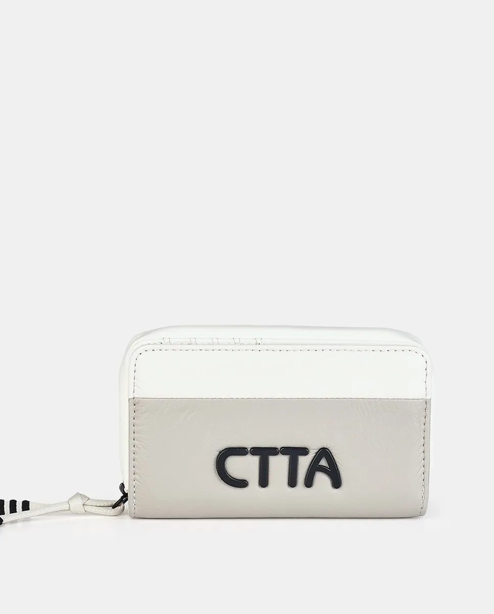 Кошелек перламутрового цвета Caminatta, светло-серый
Кошелек перламутрового цвета Caminatta, светло-серый