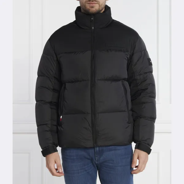 Пуховик New York стандартного кроя Tommy Hilfiger, черный
Пуховик New York стандартного кроя Tommy Hilfiger, черный